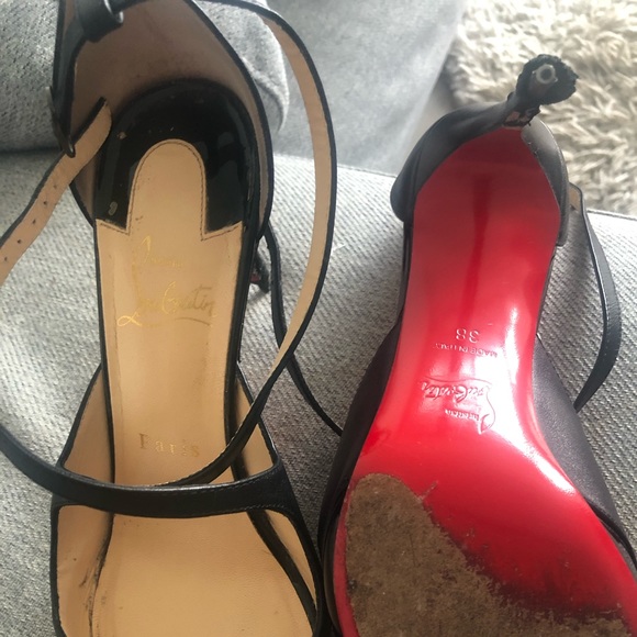 Louboutin heels only worn a few times. No longer available in Canada - Picture 5 of 5